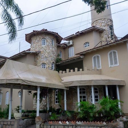 Canoas Hotel Castel Luaran gambar