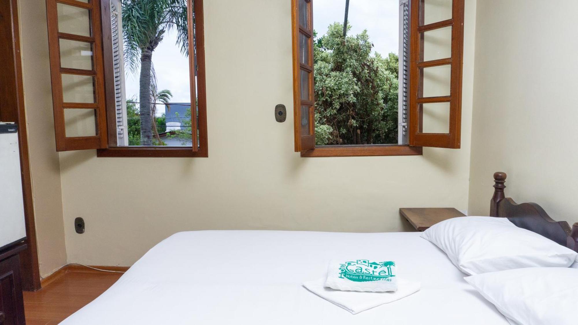 Canoas Hotel Castel Luaran gambar