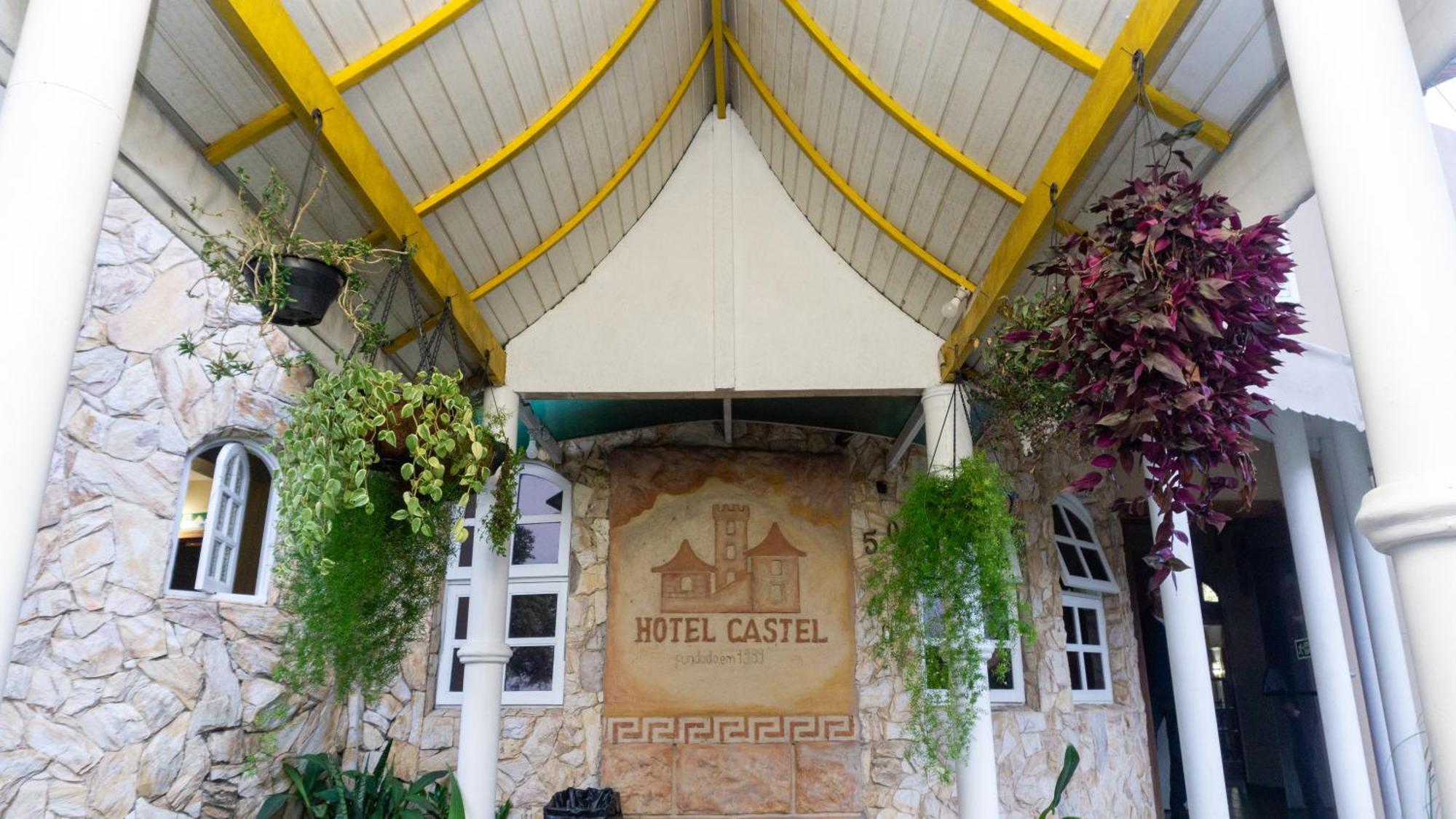 Canoas Hotel Castel Luaran gambar