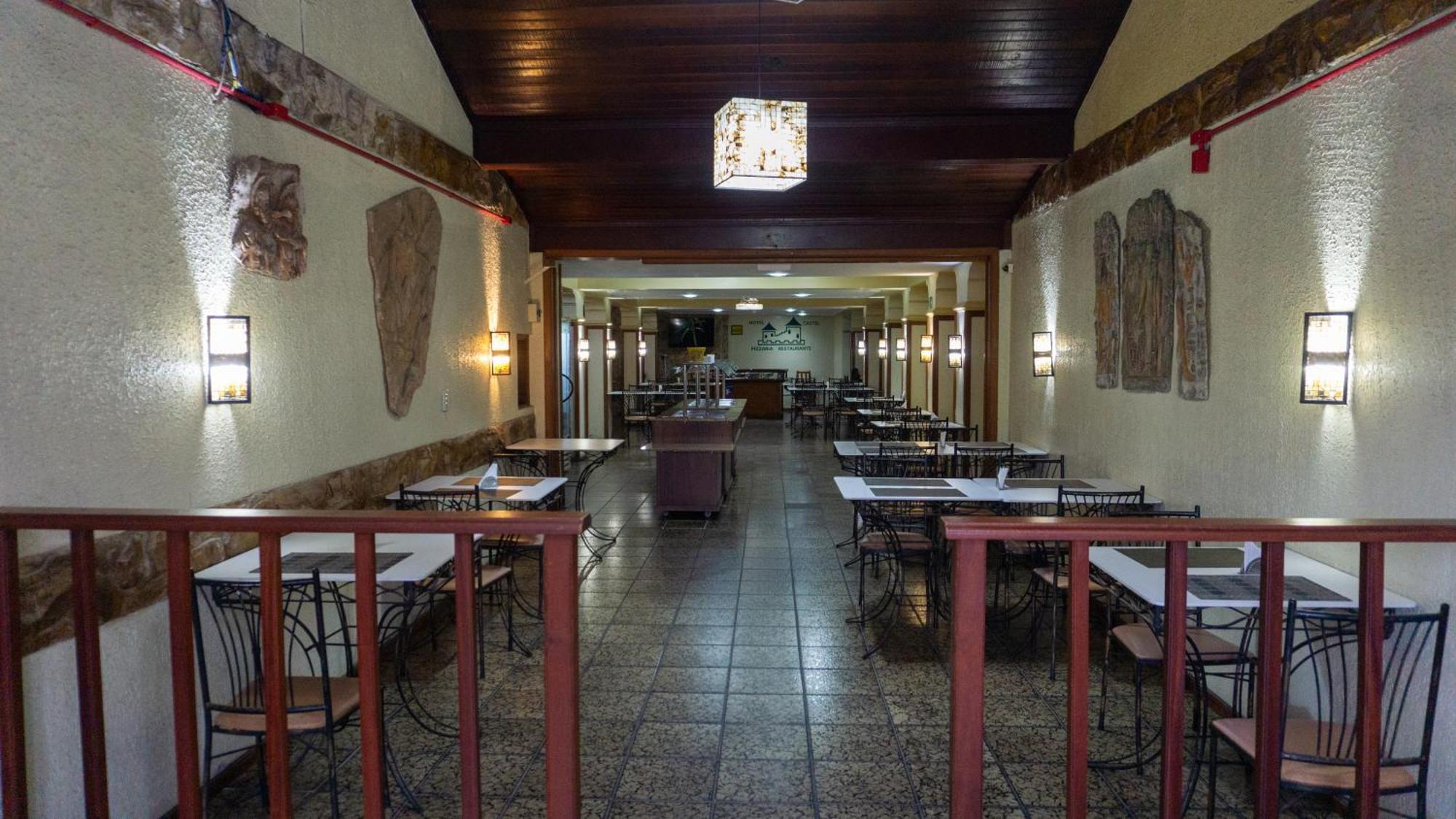Canoas Hotel Castel Luaran gambar