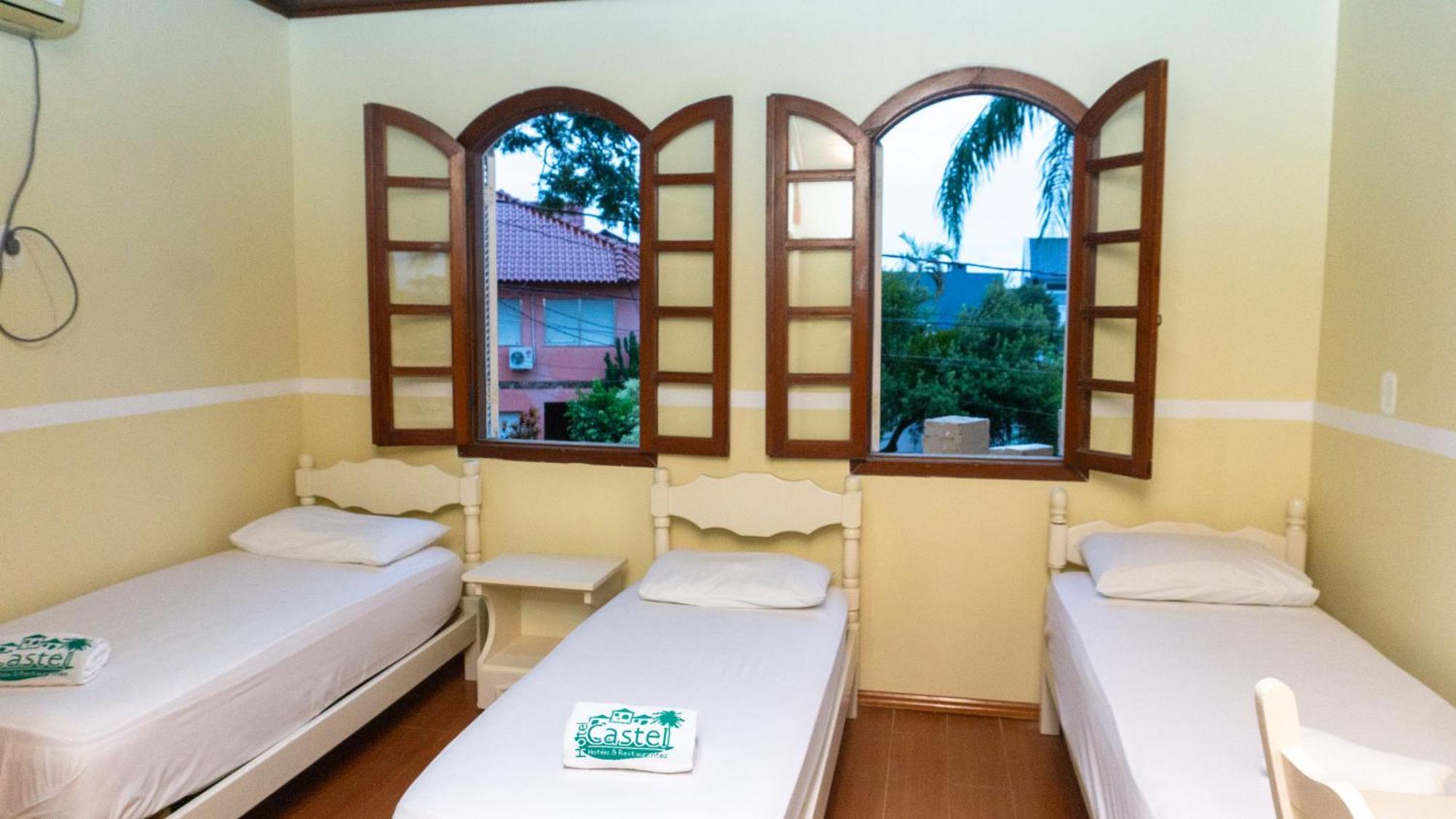 Canoas Hotel Castel Luaran gambar