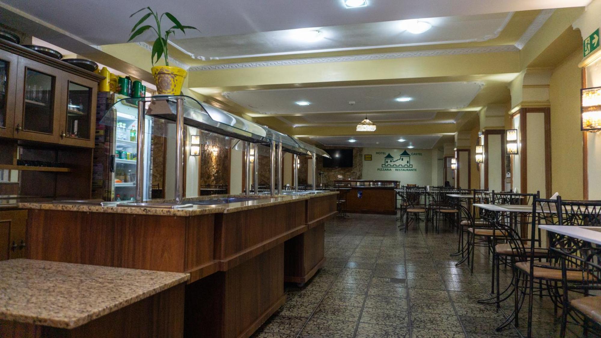 Canoas Hotel Castel Luaran gambar